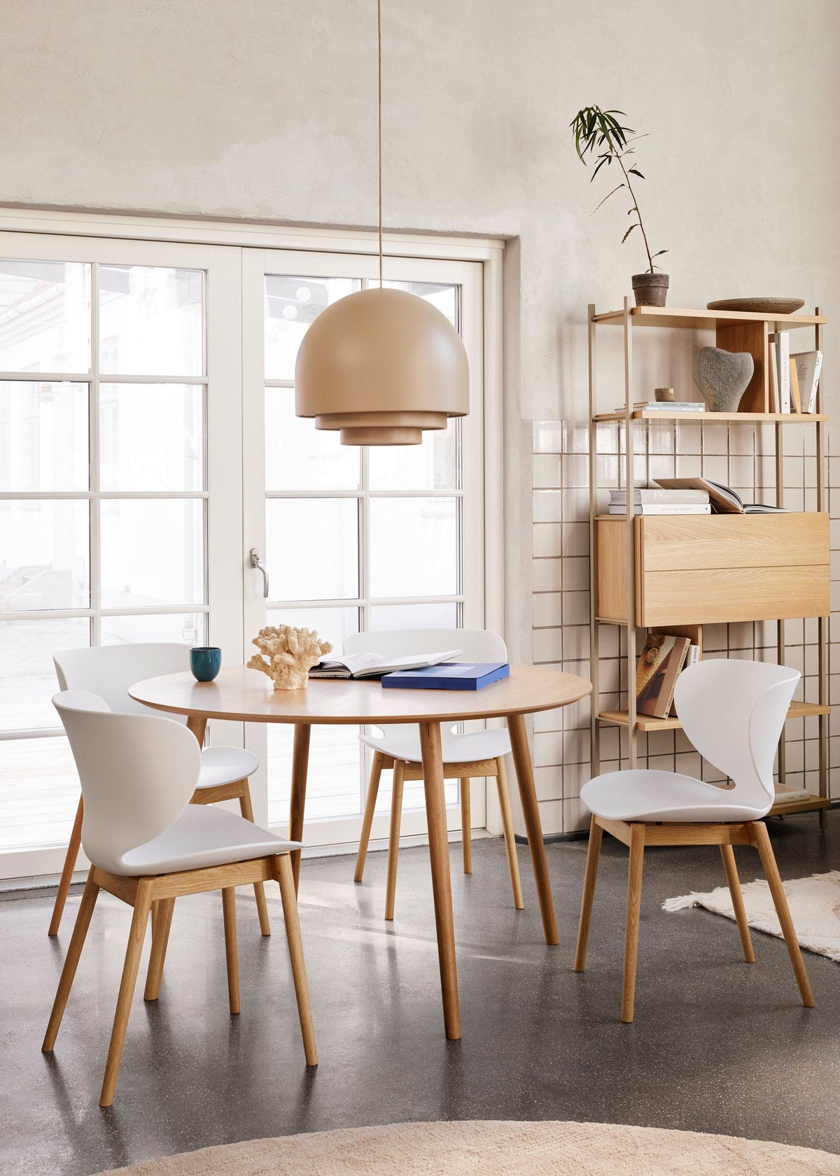 Masa dining BoConcept Bornholm Ø80 cm stejar inchis — detaliu