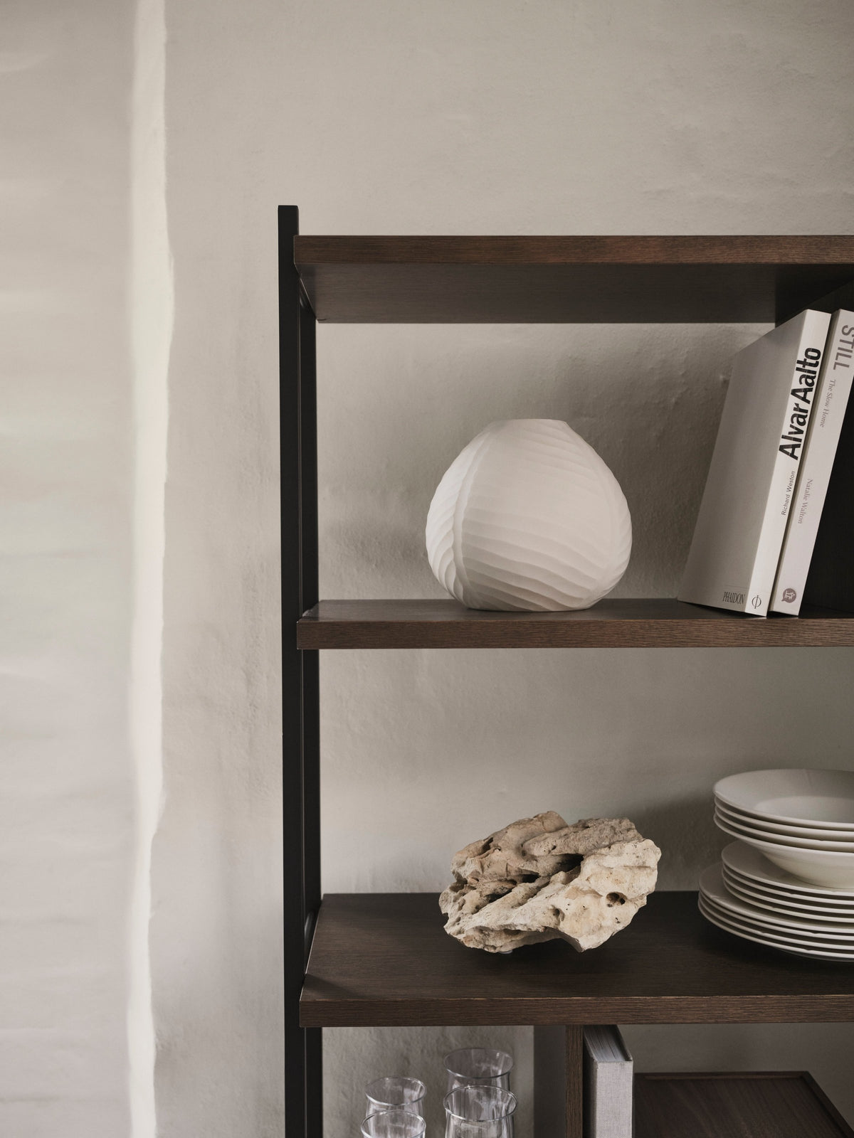 Vază BoConcept Blossom din sticlă albă — detaliu