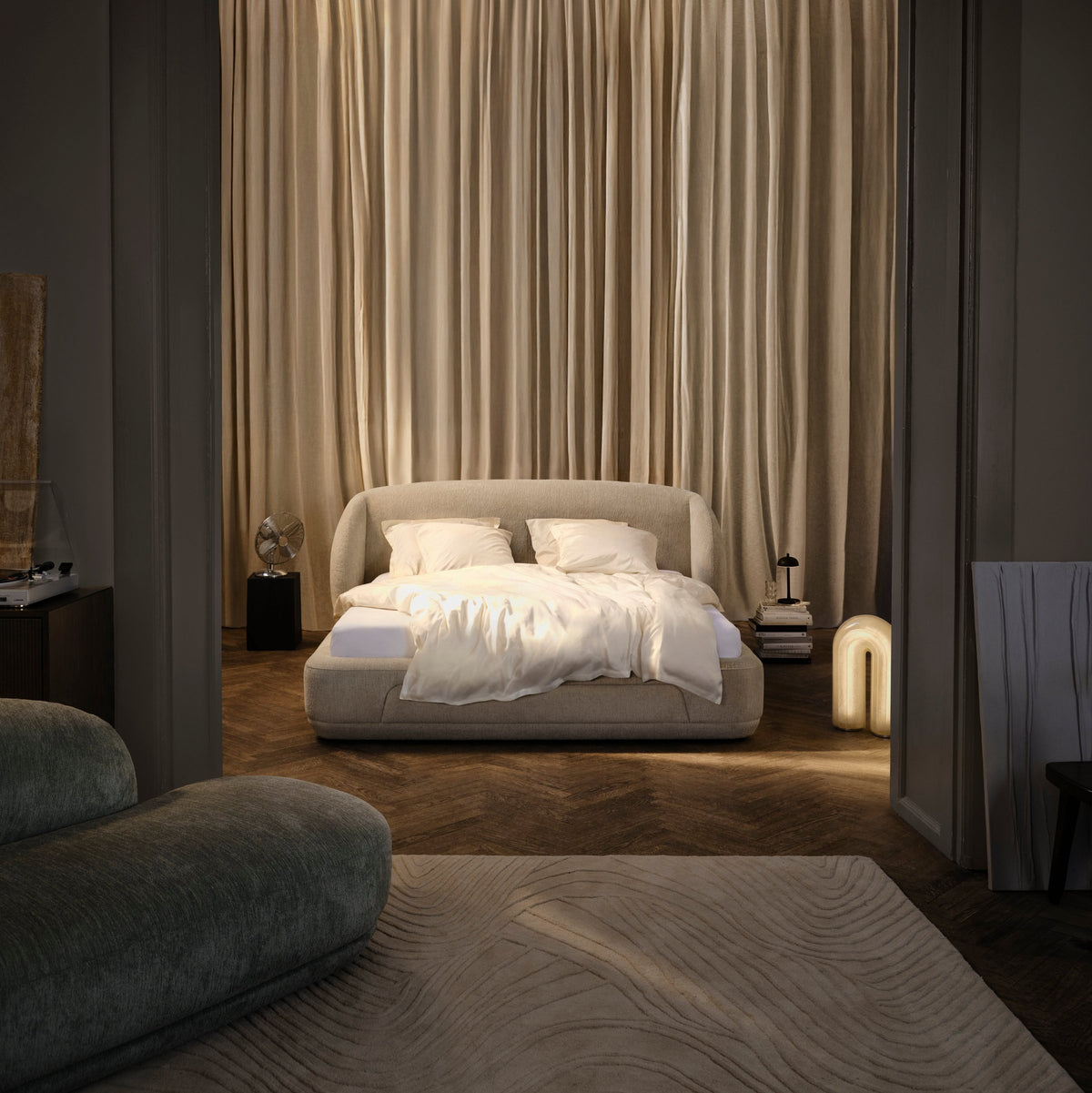 Pat BoConcept Bolzano 140x200 cm cu somiera, bej Lucca — detaliu