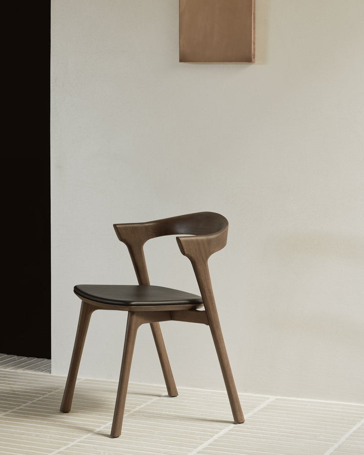 10685_Bok_dining_chair_varnished_teak_brown_with_Black_leather_WEB.jpg