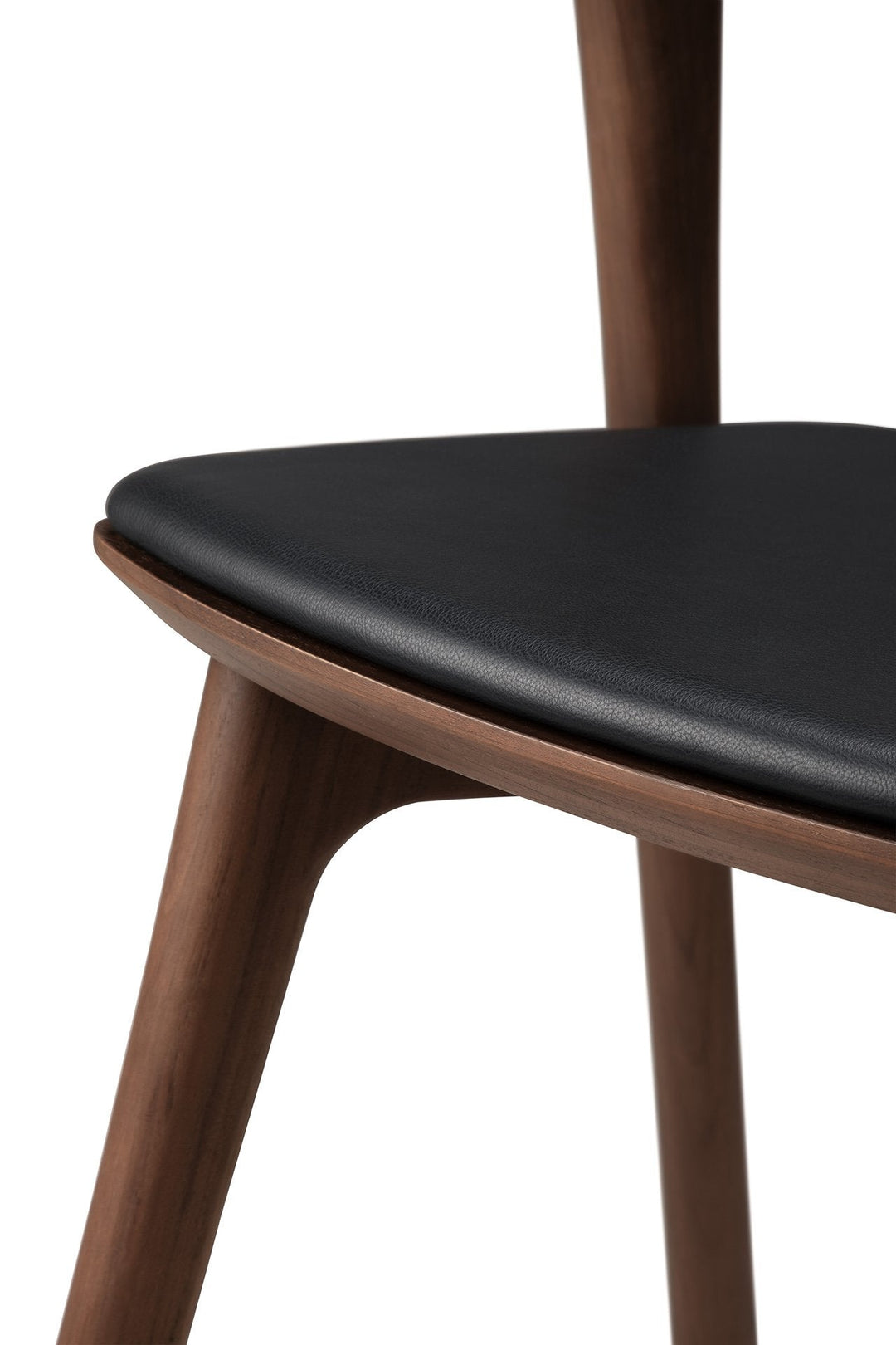 10685_Bok_dining_chair_varnished_teak_brown_with_Black_leather_det02_cut_WEB.jpg