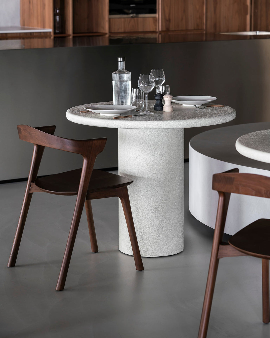 10686_Bok_dining_chair_teak_brown_26422_Elements_dining_table_2_WEB.jpg