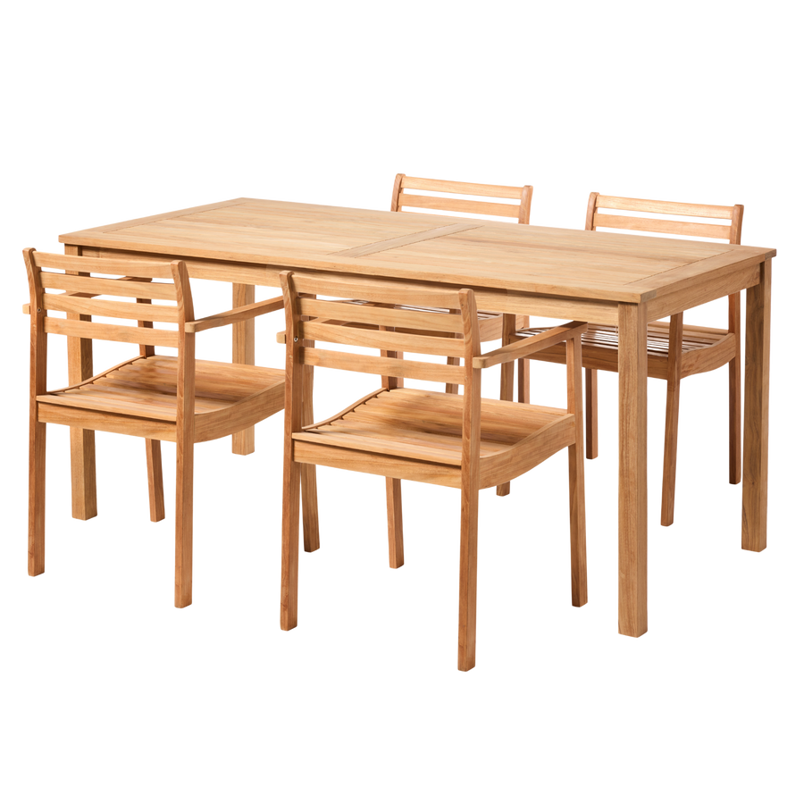 Set Rosenholm Cinas — masă rotundă și patru scaune din lemn de tec, pe o terasă cu grădină liniștită.