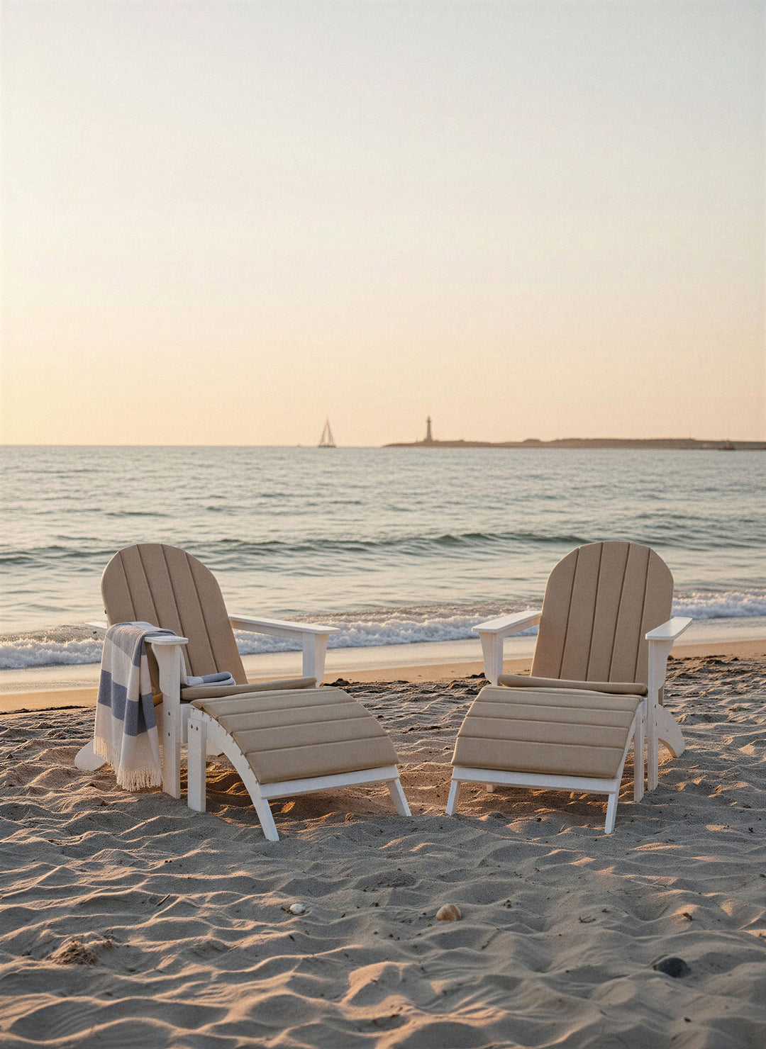 Set Cinas Adirondack scaun, taburet si perne alb