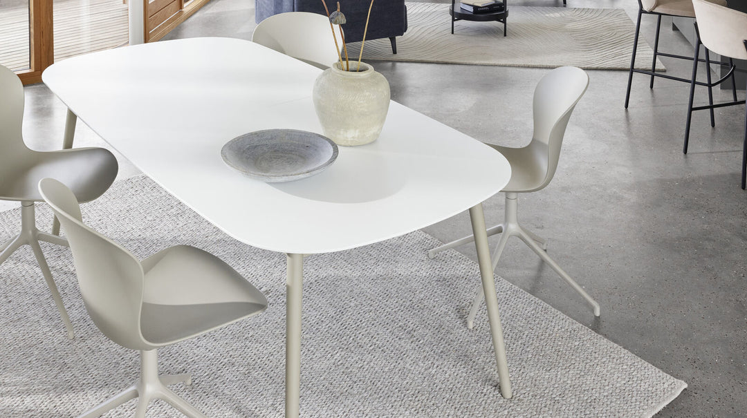The Decorators: Masa dining BoConcept extensibila Kingston