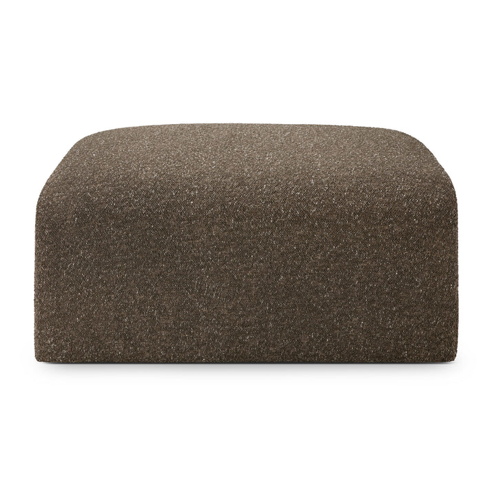 Taburet Bulky Ethnicraft 80×60 cm tapițat în nuanța caldă Cedar, cu volum mono-bloc și cusături discrete pe muchii
