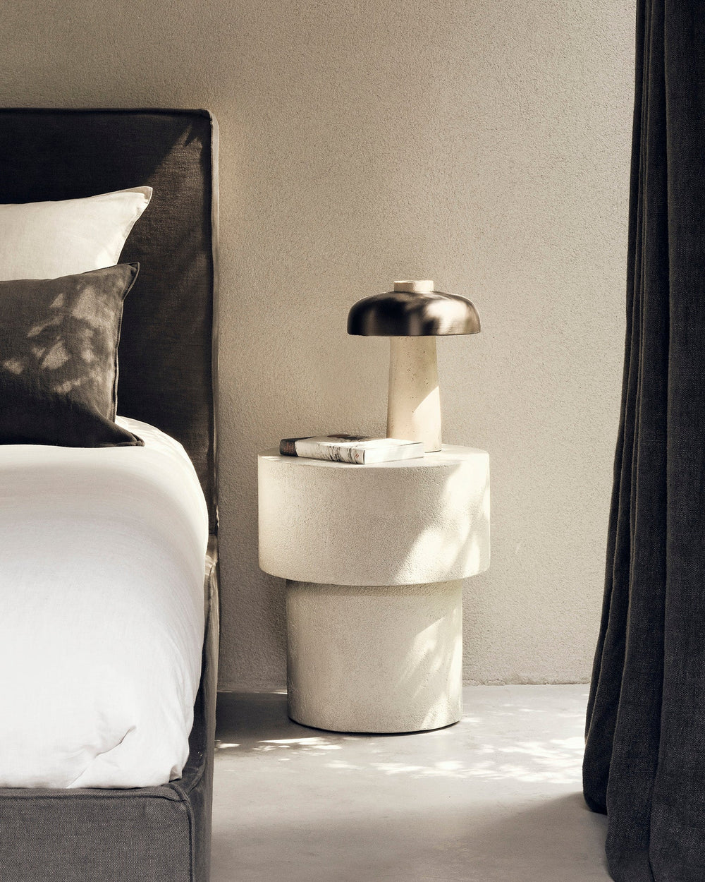 26410 Elements side table microcement mushroom shape off white det WEB
