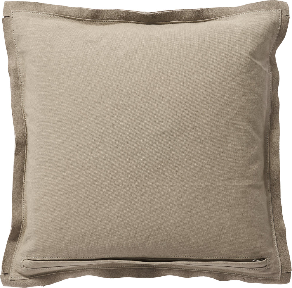 Pernă decorativă BoConcept Suede din piele — detaliu