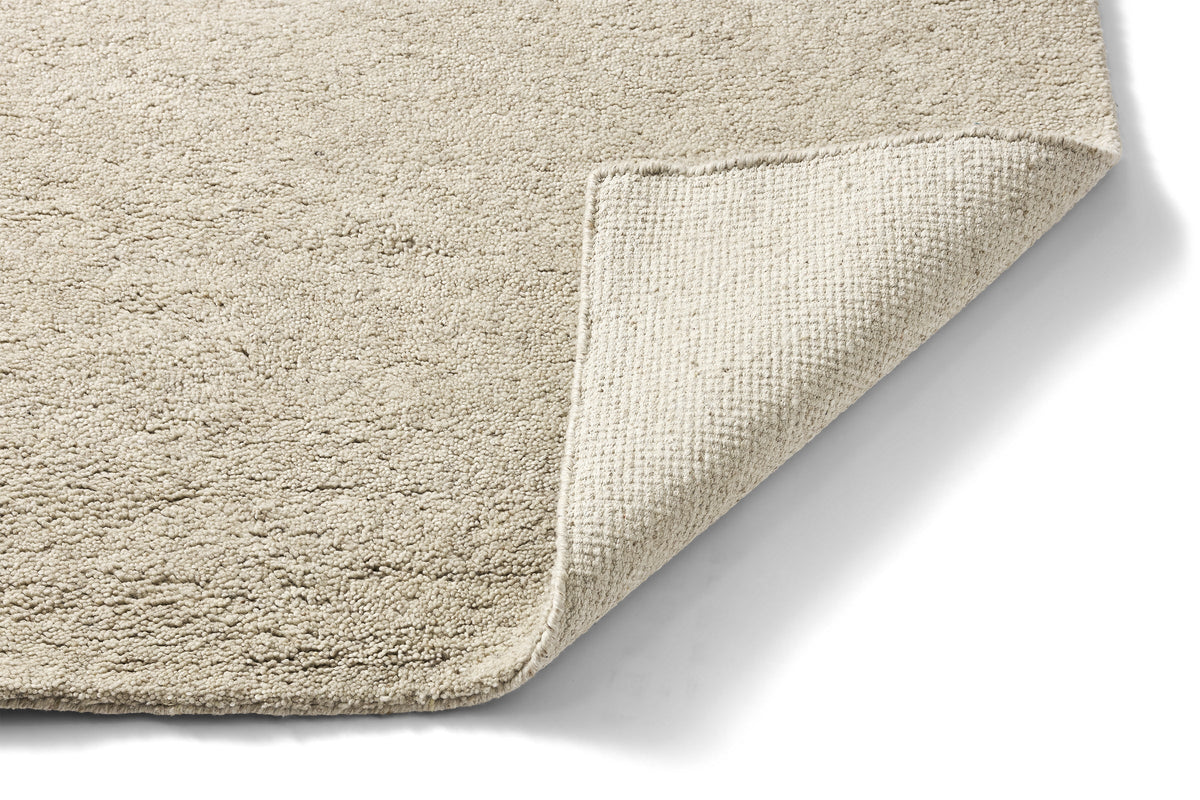 Covor BoConcept Raw Embrace din lână — detaliu