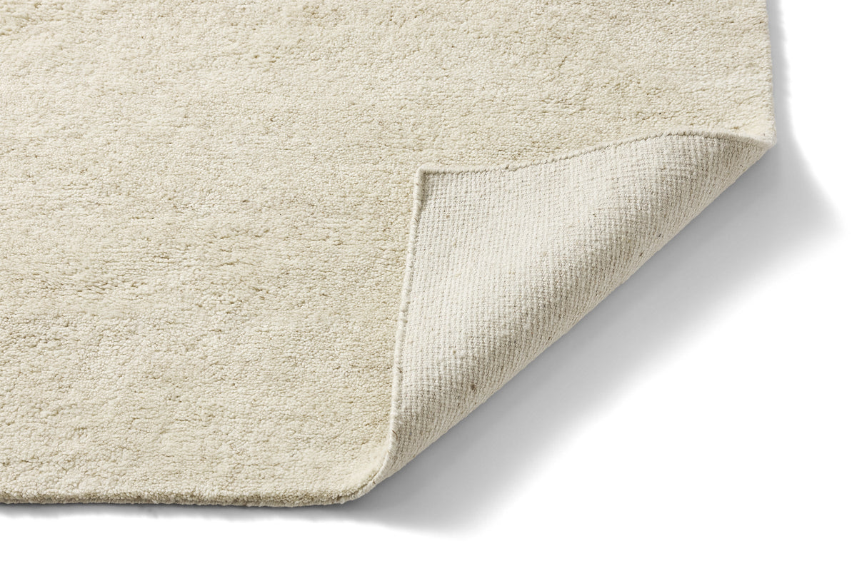 Covor BoConcept Raw Embrace din lână — detaliu