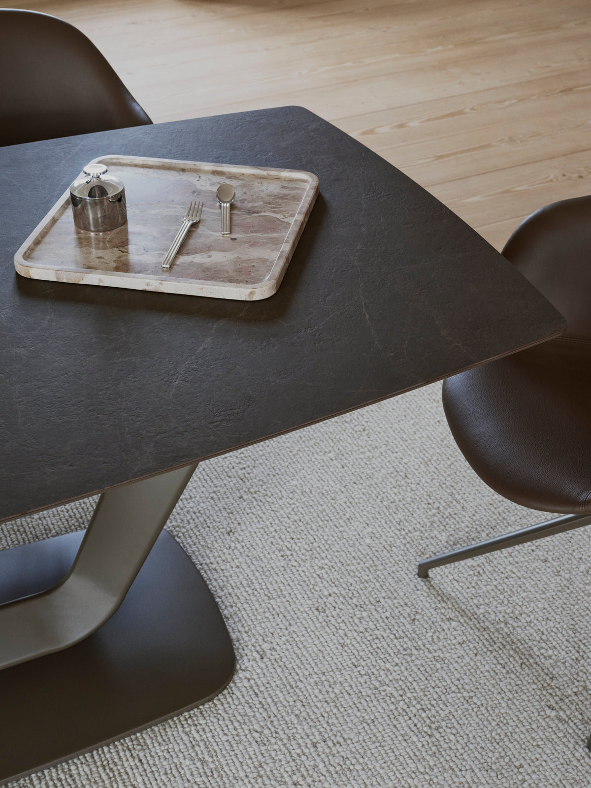 Tavă BoConcept Cala din marmură Capri Beige — detaliu