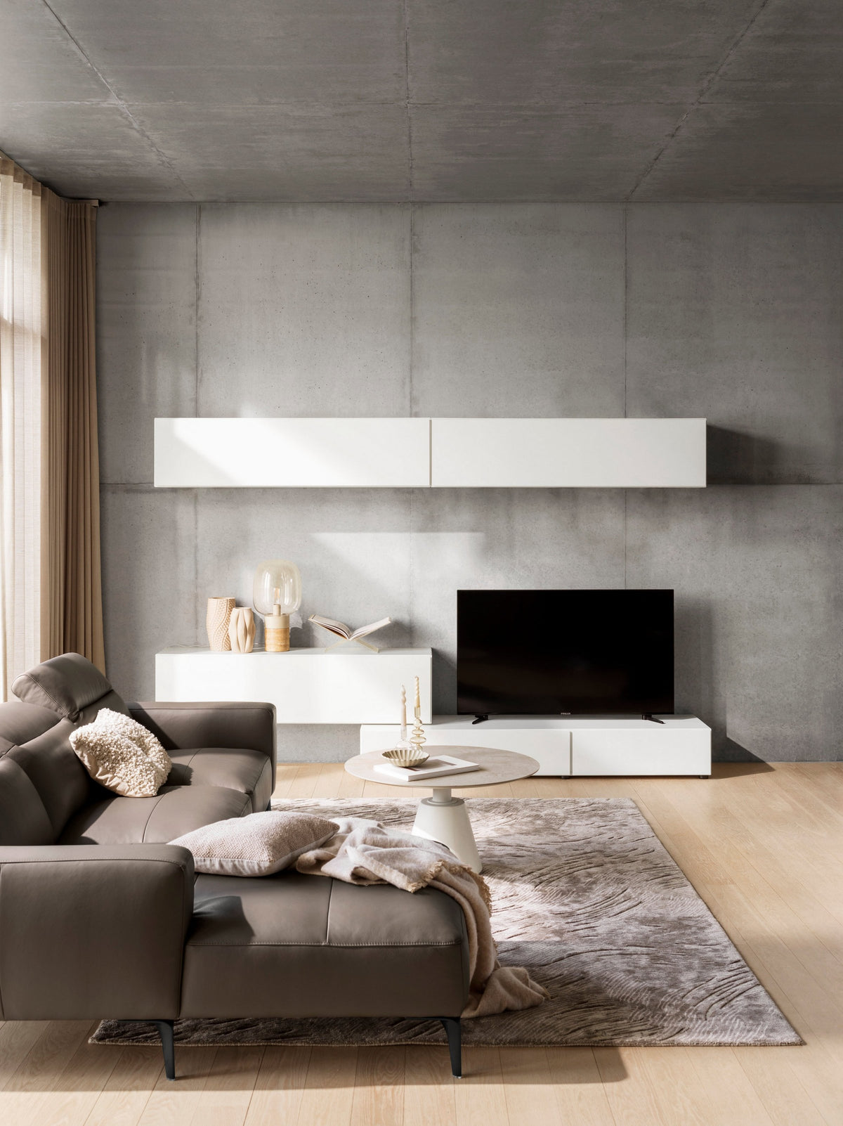 Comoda TV BoConcept Lugano cu sertare 192 cm stejar inchis — detaliu