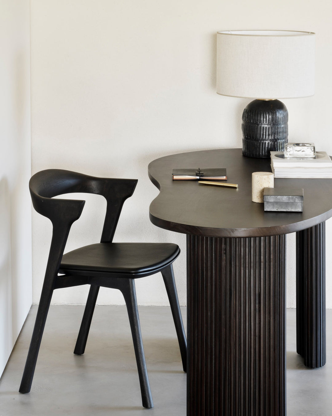 35011_Boomerang_desk_51551_Bok_dining_chair_05_WEB.jpg