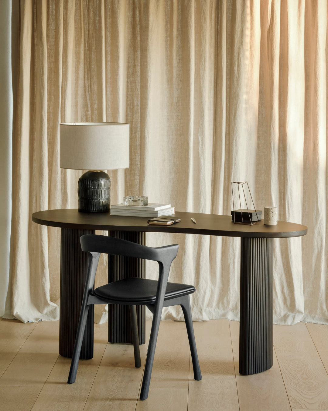 35011_Boomerang_desk_51551_Bok_dining_chair_06_WEB.jpg