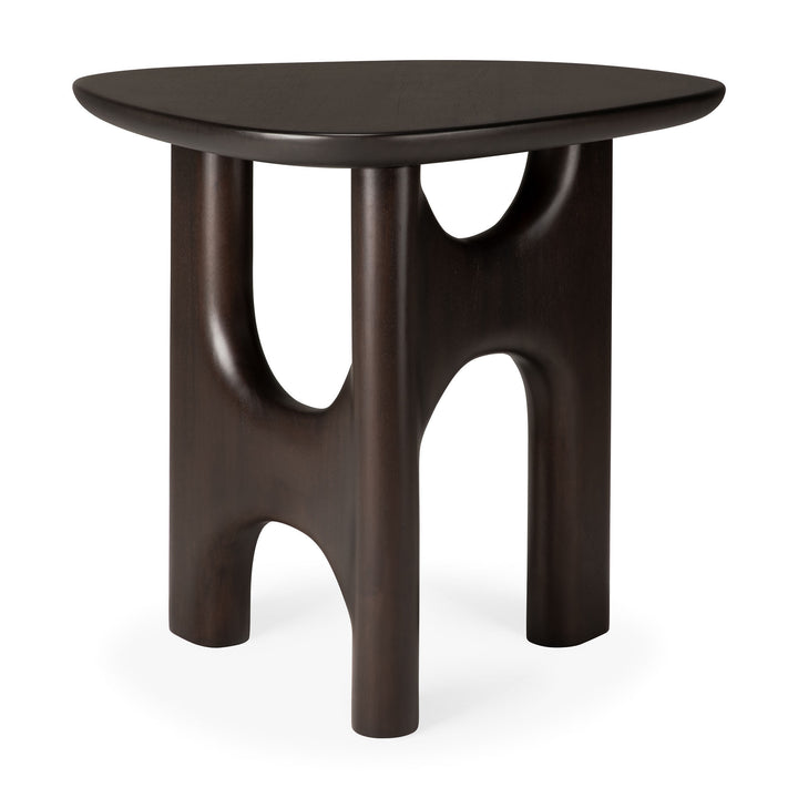 Măsuță laterală Flow Ethnicraft din mahon masiv roz-maroniu, format compact 54×50 cm pentru lângă canapea