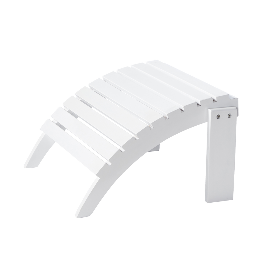 Taburet Adirondack Cinas — taburet de exterior din mahon pictat alb, lângă scaunul Adirondack.