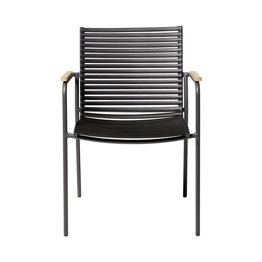 Scaun Mood Classic Cinas — scaun exterior cu cadru de aluminiu negru, șipci înguste negre și detalii de tec pe brațe.
