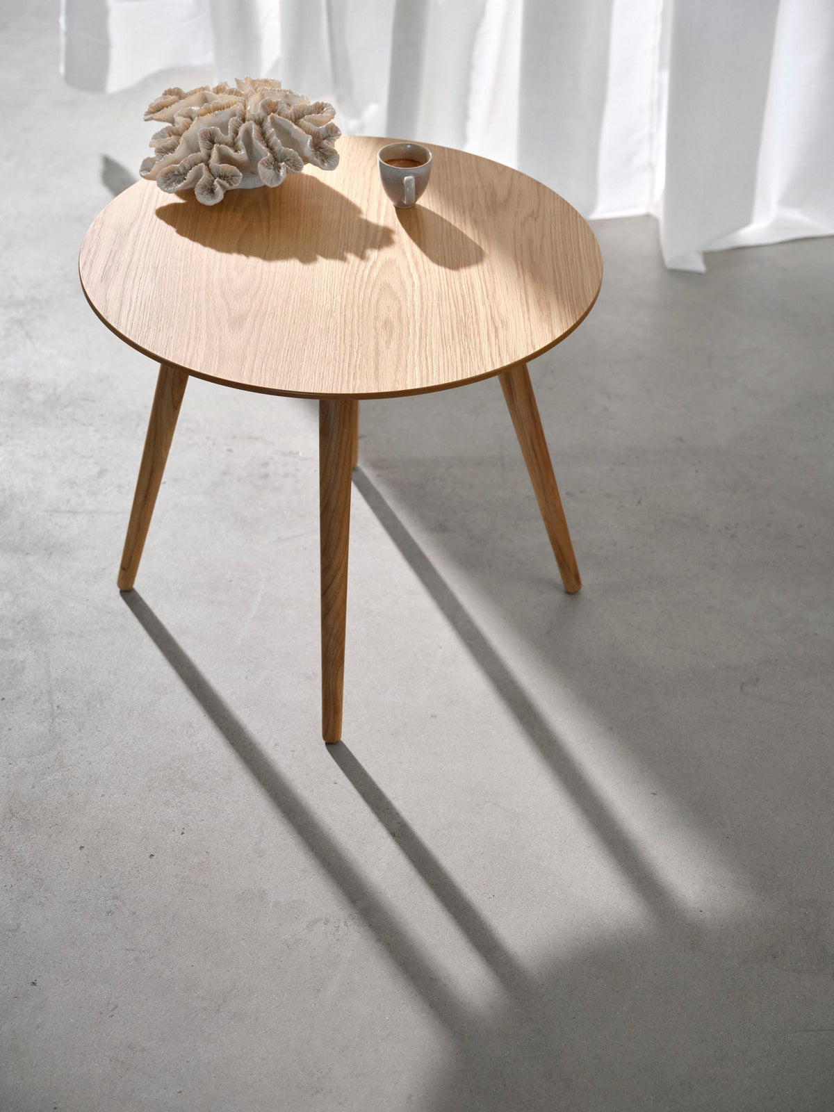 Măsuța de cafea BoConcept Nawabari Ø80 cm stejar natural — detaliu