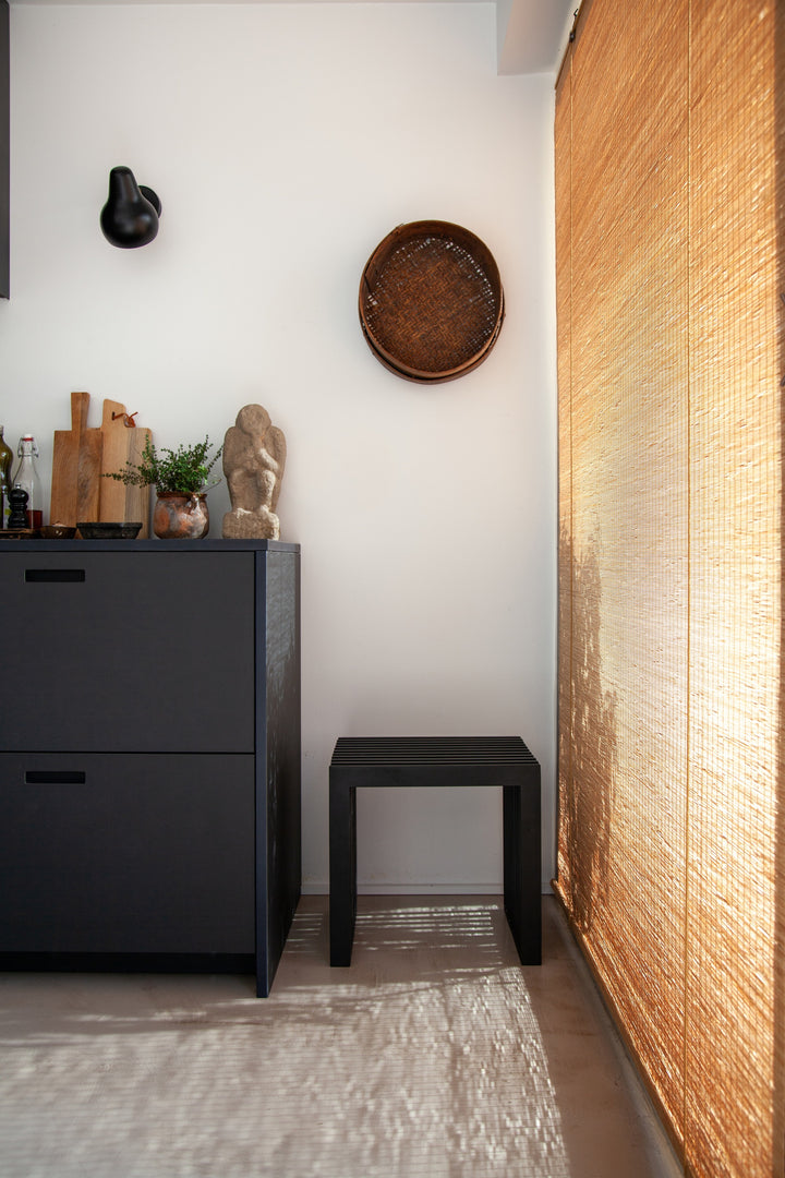 Taburet Cinas Rib mahon negru interior