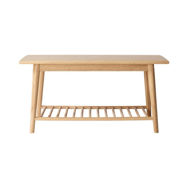 Banchetă de hol Noble Cinas — banchetă din bambus cu raft inferior și structură fermă, într-un hol primitor.