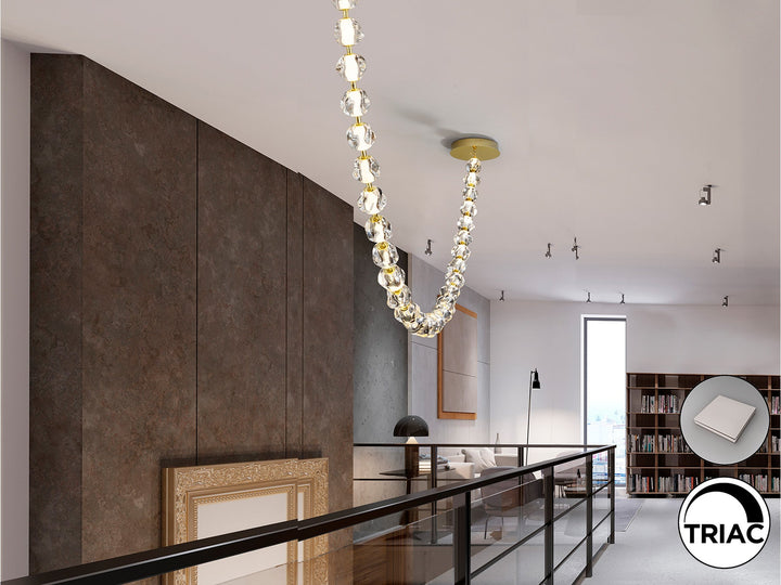 Lustră suspendată Schuller Zaria II cu douăzeci și nouă de abajure acrilic clar distribuite pe structură metalică aurie — 213×138 cm.