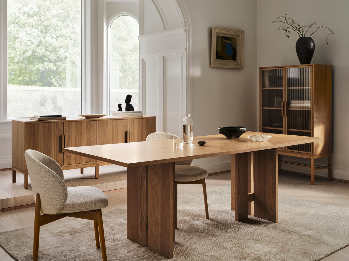 Vitrină BoConcept axo series din stejar închis — detaliu