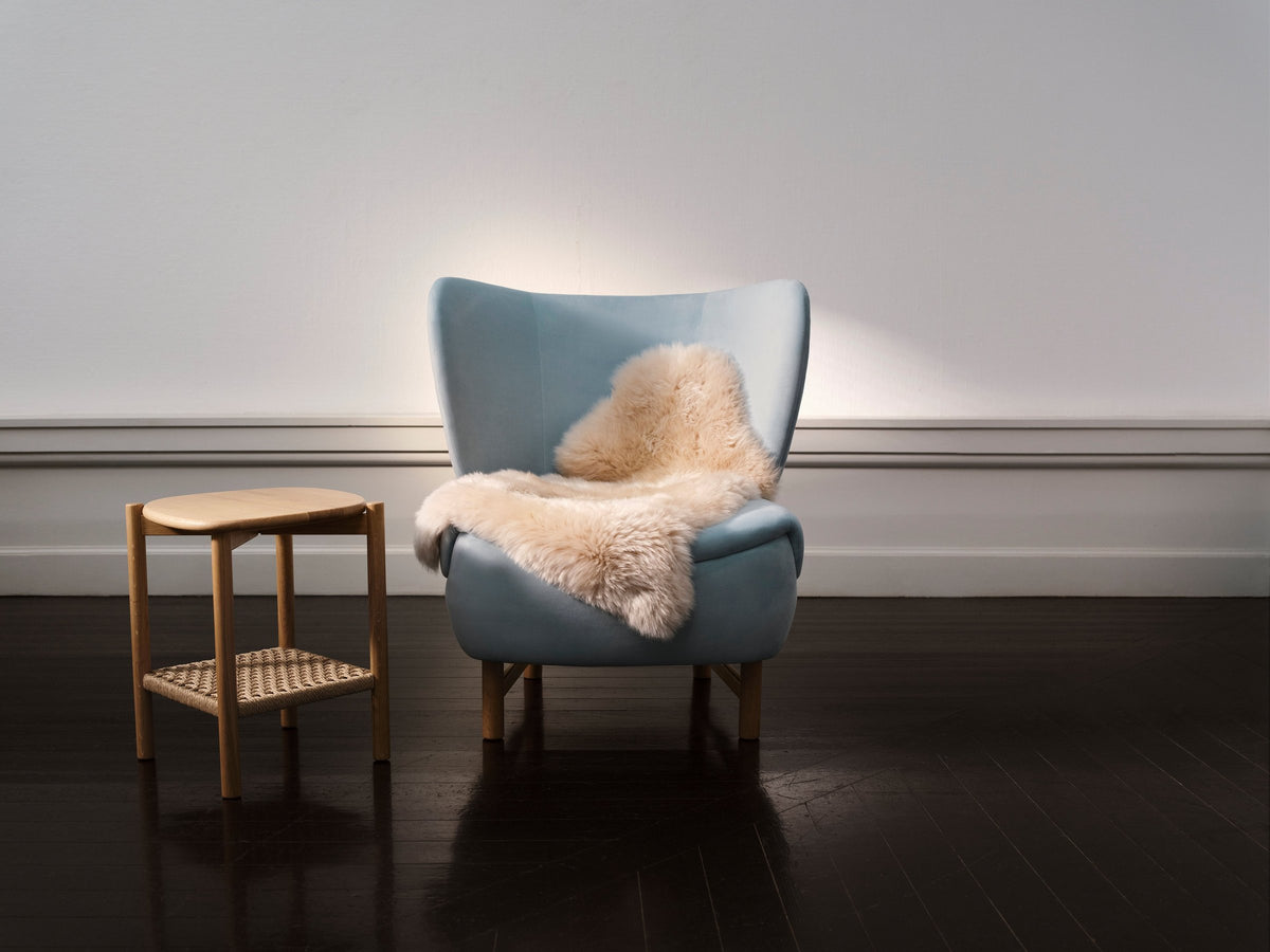Taburet BoConcept Catskills, tapițerie bej Lucca, stejar natural — detaliu