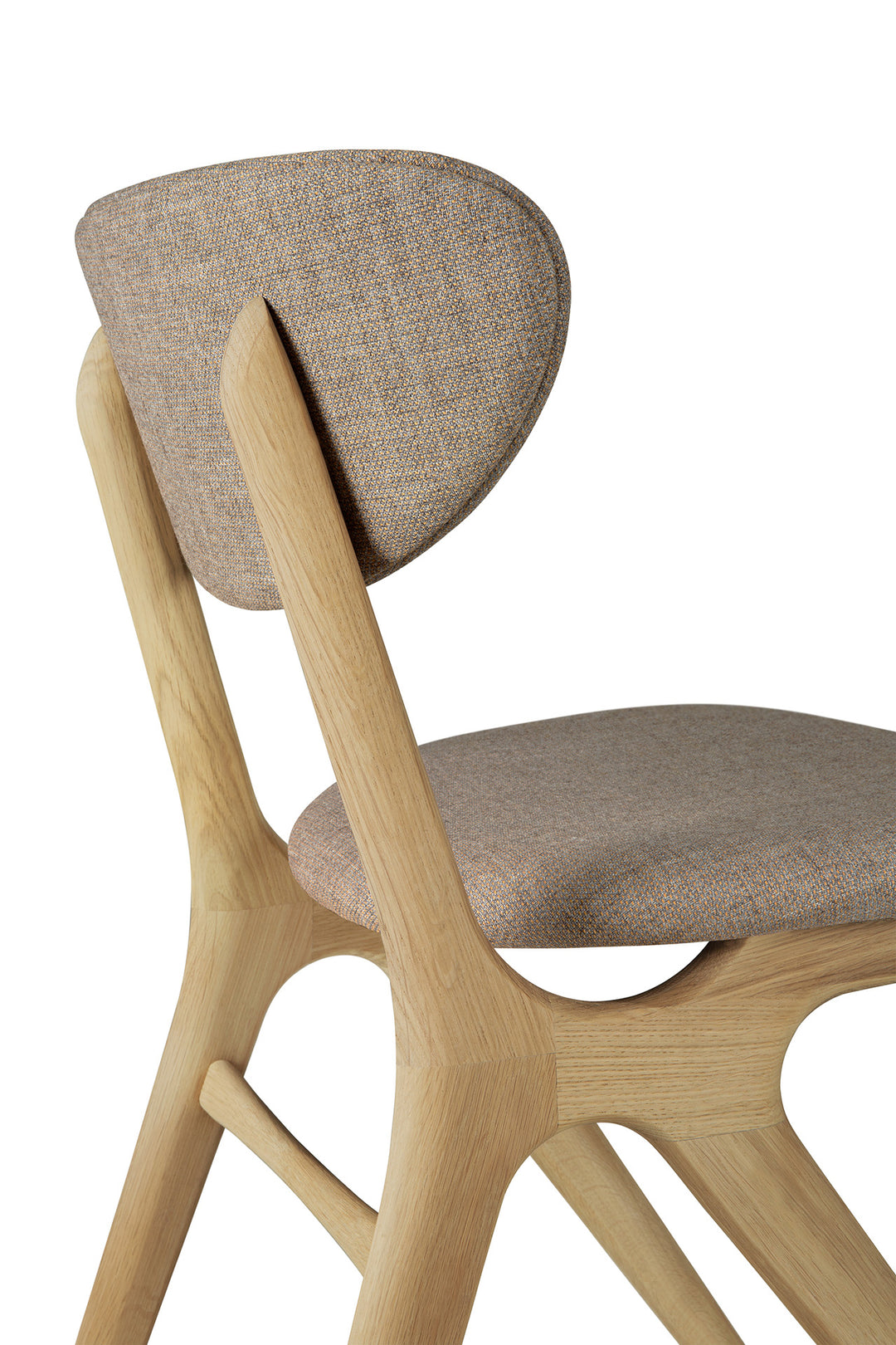 50669_Eye_dining_chair_varnished_oak_Warm_Grey_fabric_upholstered_backrest+seat_det01_cut_web.jpg