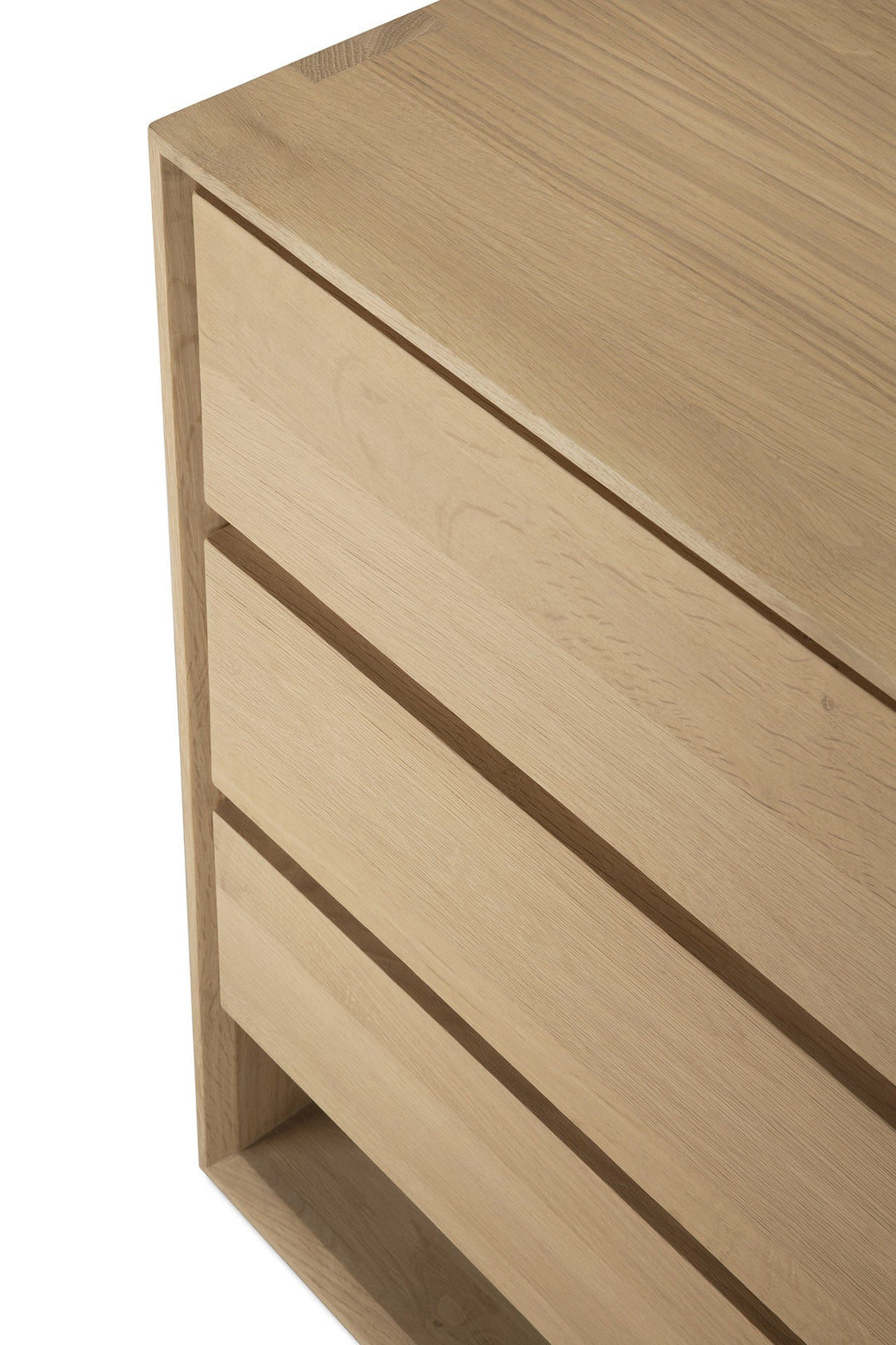 Produs Ethnicraft Nordic dresser