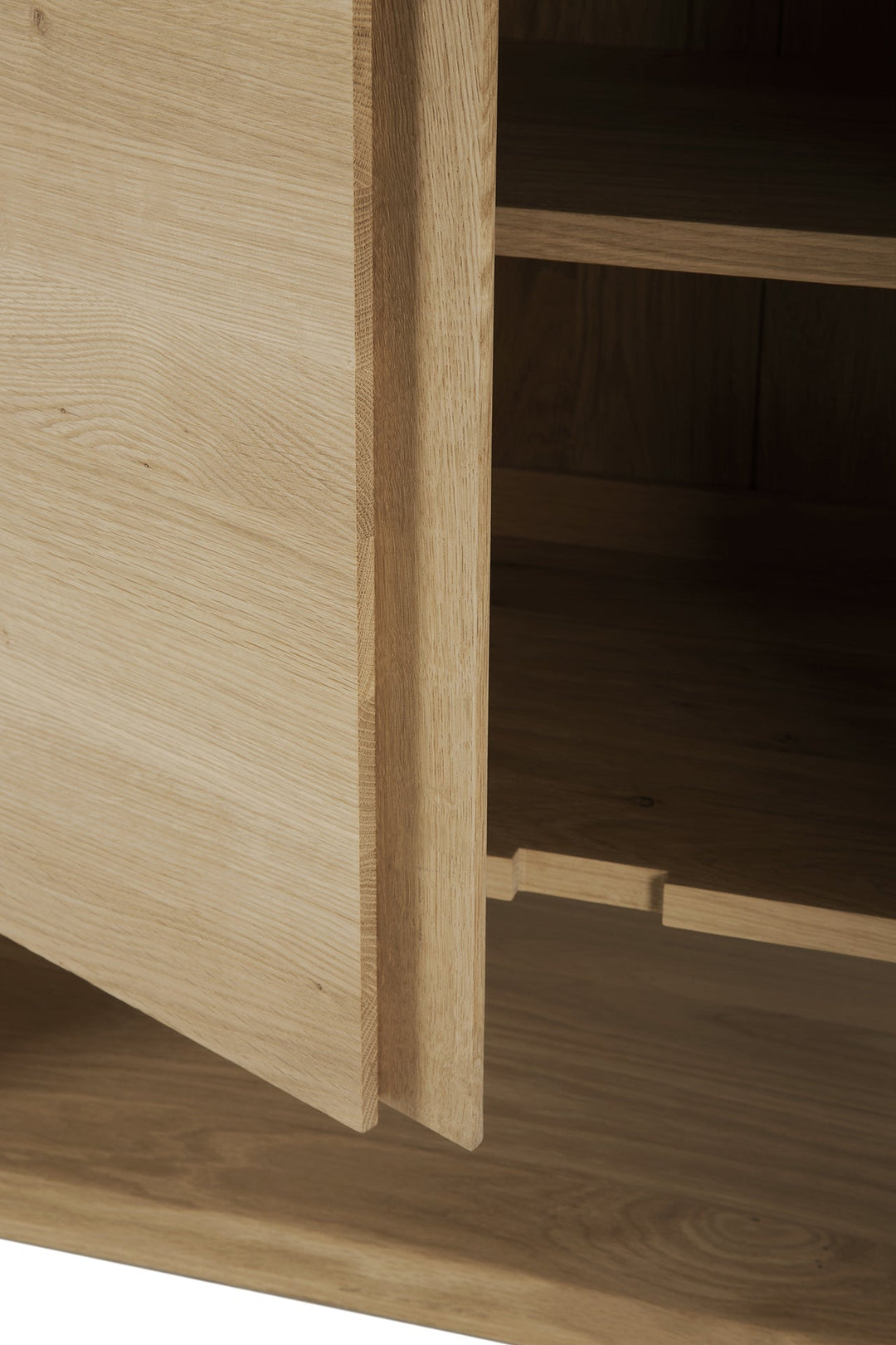 51436 Nordic sideboard det02 cut WEB