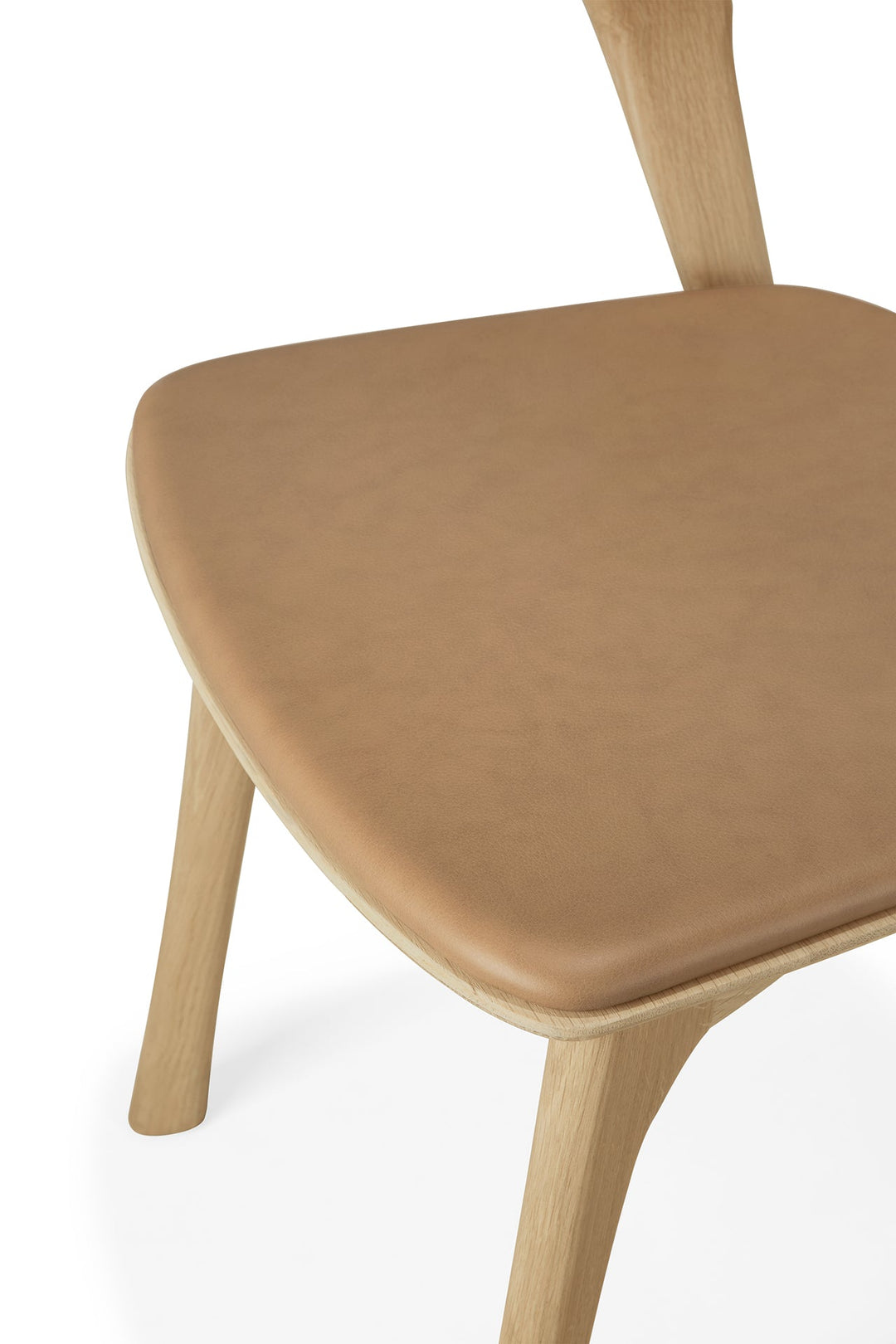 51483_Bok_dining_chair_varnished_oak_Sienna_leather_det01_cut_web_1.jpg