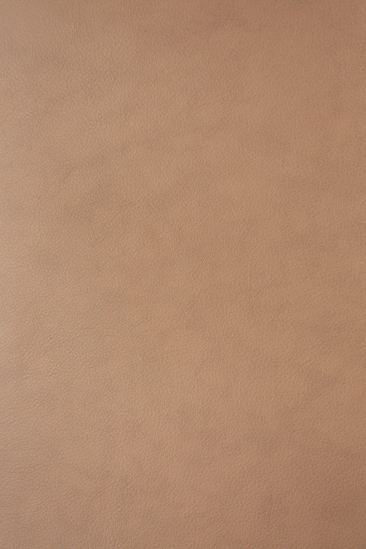 51483_Bok_dining_chair_varnished_oak_Sienna_leather_detail_cut_web.jpg