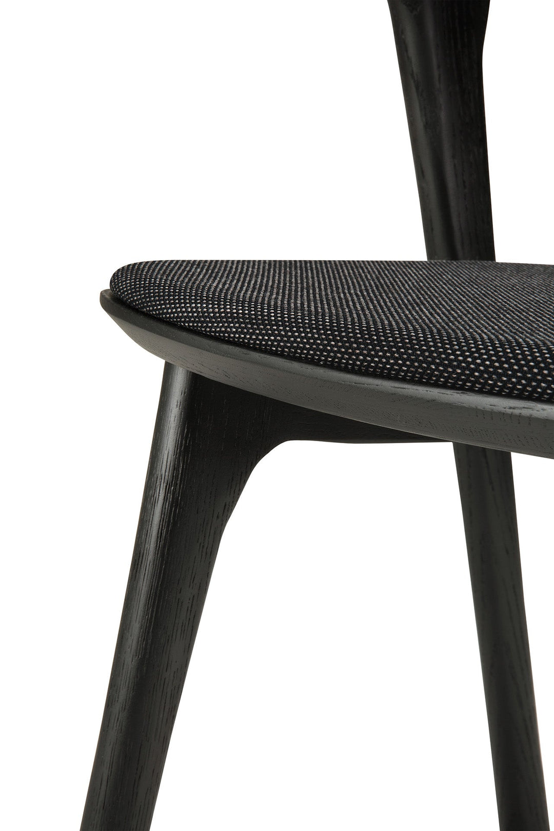 51485_Bok_dining_chair_-_varnished_oak_-_black_-_Soft_Black_fabric_det04_cut_web.jpg