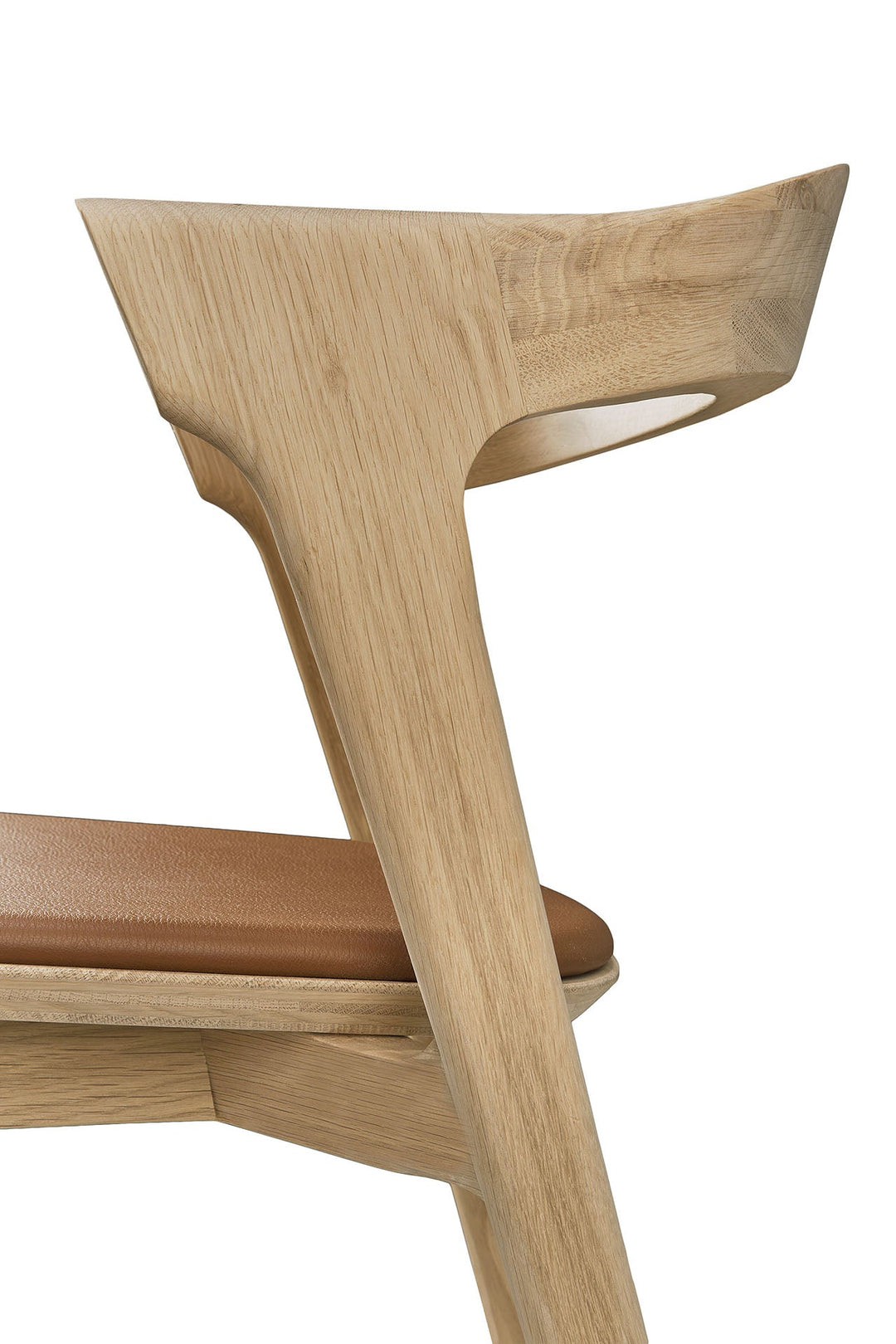 51488_Oak_Bok_dining_chair_cognac_leather_det01_cut_web.jpg