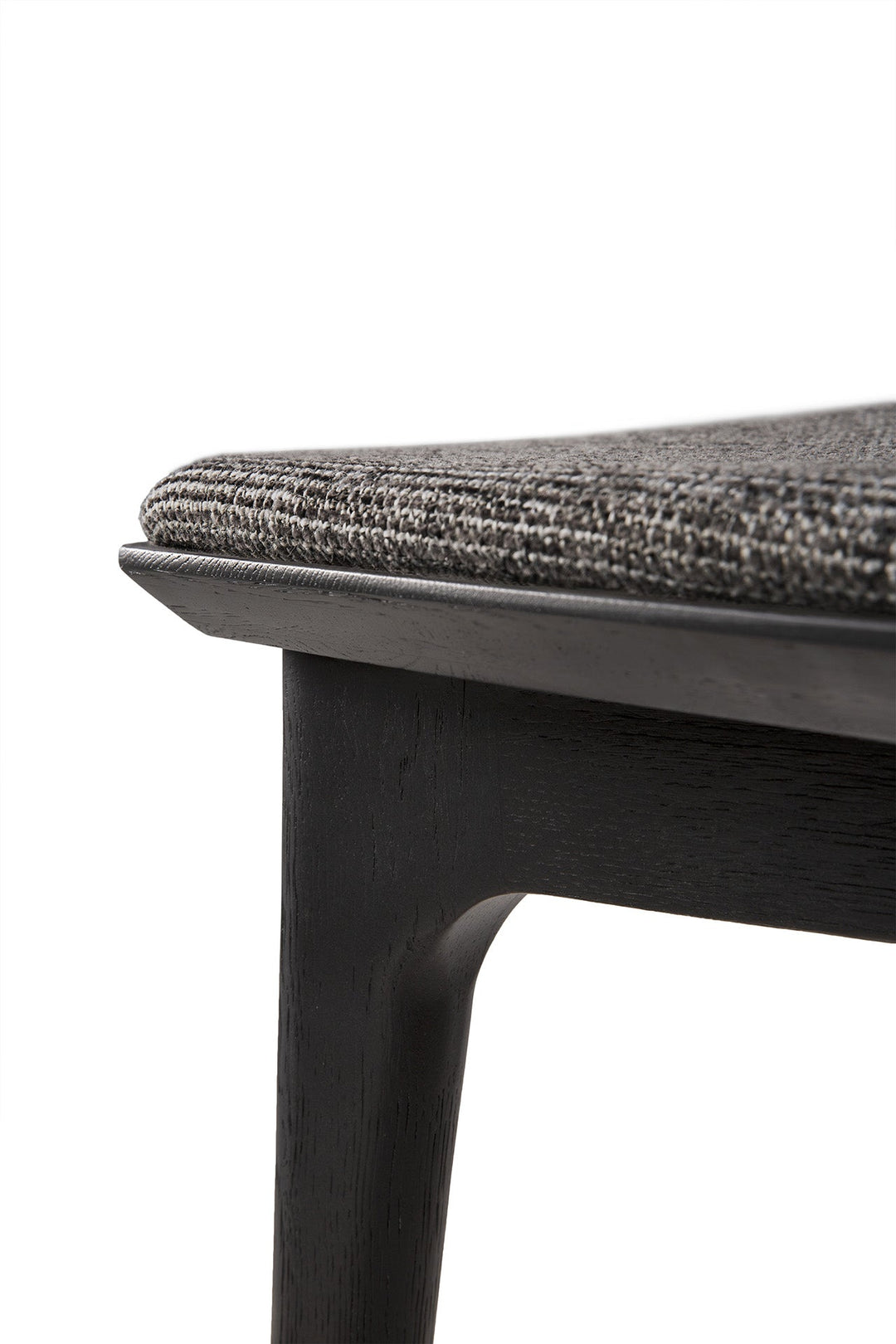 51493_Oak_Bok_black_dining_chair_grey_det04_cut_web.jpg