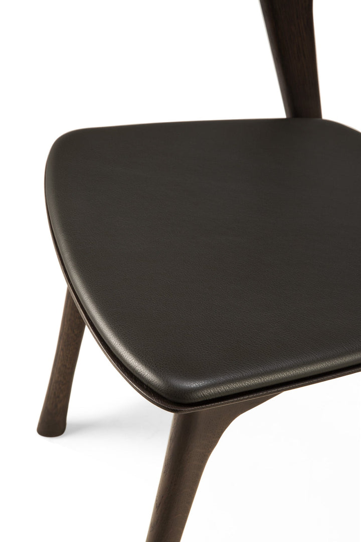 51551_Oak_Bok_brown_dining_chair_leather_brown_varnished_det01_cut_web.jpg