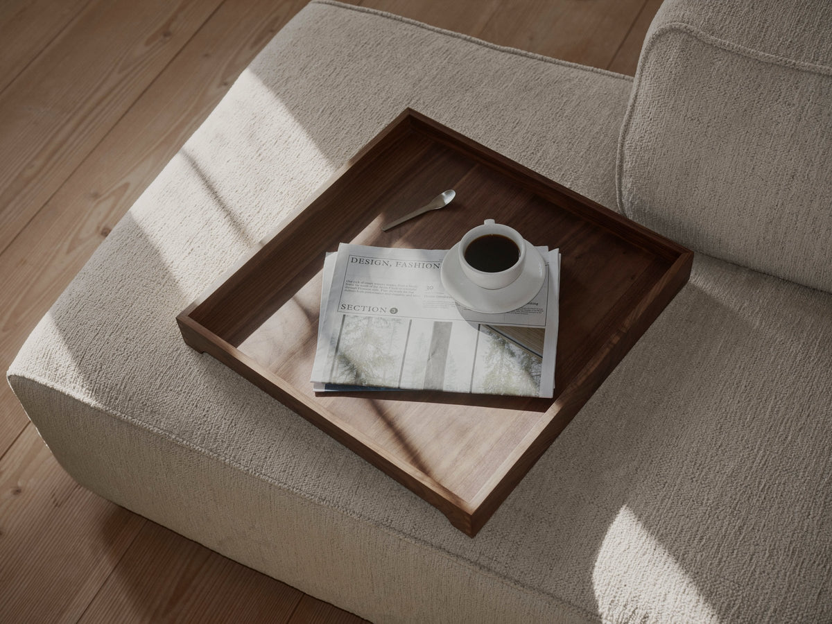 Tavă BoConcept Kanta din lemn de nuc — detaliu