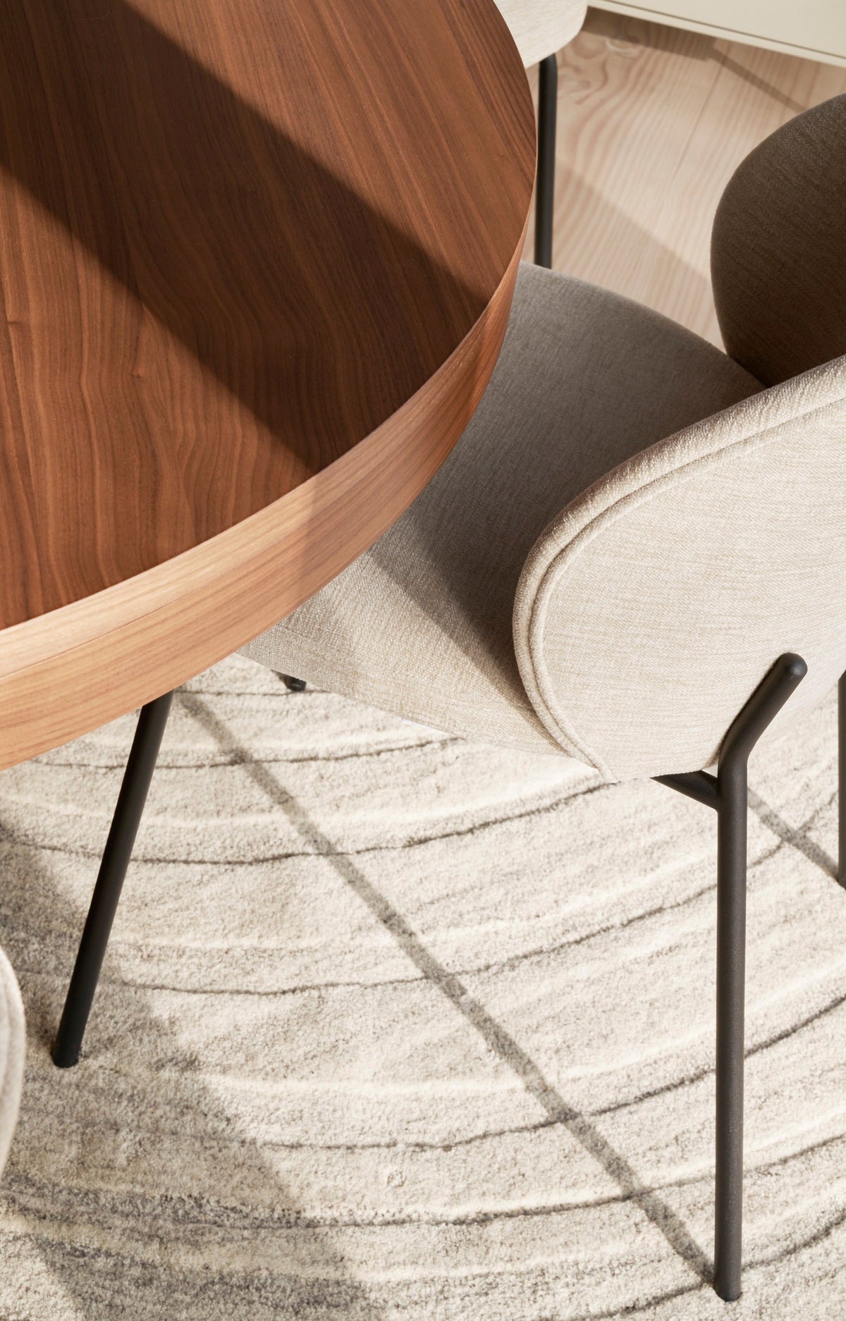 Covor rotund BoConcept Furrow Ø150 cm bej — detaliu