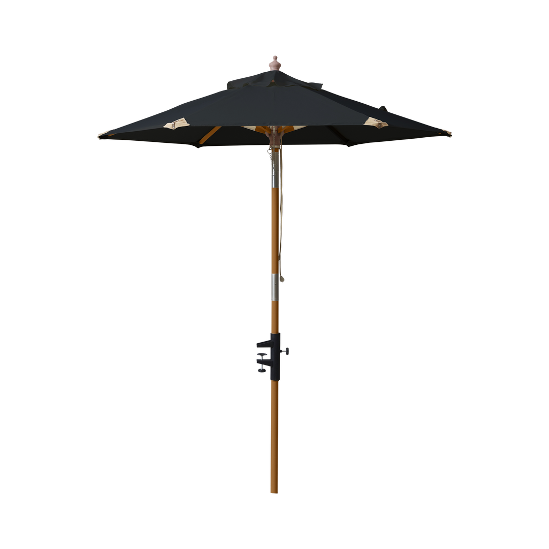 Umbrelă balcon Shade Cinas — umbrelă de 180 cm cu pânză neagră și coadă cu finisaj tec, pe un balcon.