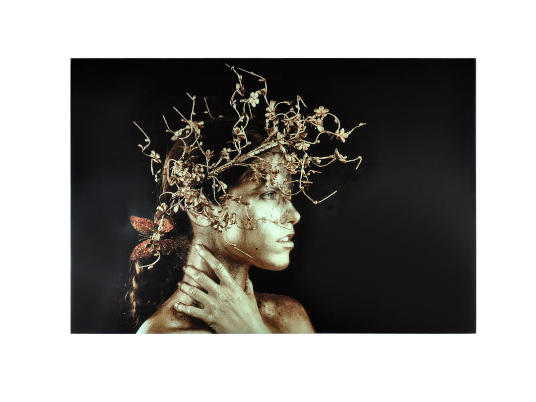 Tablou foto Schuller Mujer Dorada imprimat pe sticlă temperată — 150x100 cm