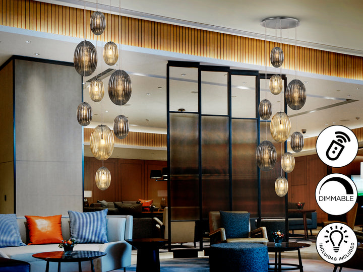 Lustră suspendată Schuller Ovila 9L cu nouă abajure de sticlă cognac și fumuriu — cascadă verticală cromată de 230 cm, dimmable.