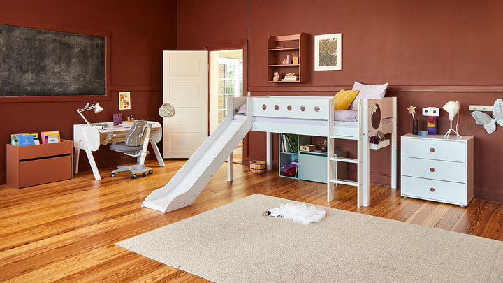 The Decorators: Pat inaltime 120 cm cu scara dreapta si tobogan Flexa White 90x200 cm