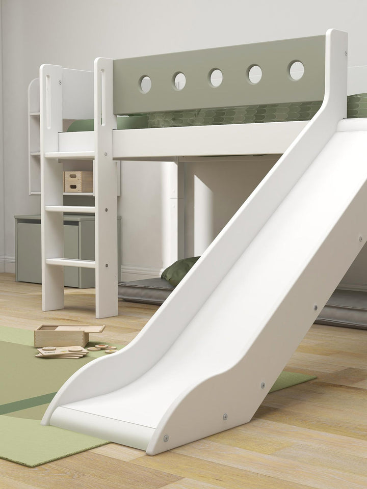 The Decorators: Pat inaltime 120 cm cu scara dreapta si tobogan Flexa White 90x200 cm