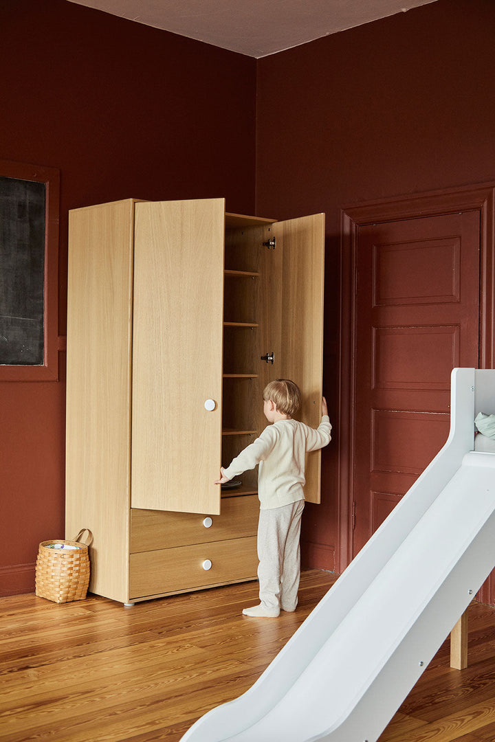 The Decorators: Dulap copii cu 2 usi si 2 sertare, Nor, MDF si lemn mesteacan, 101x57x202 cm