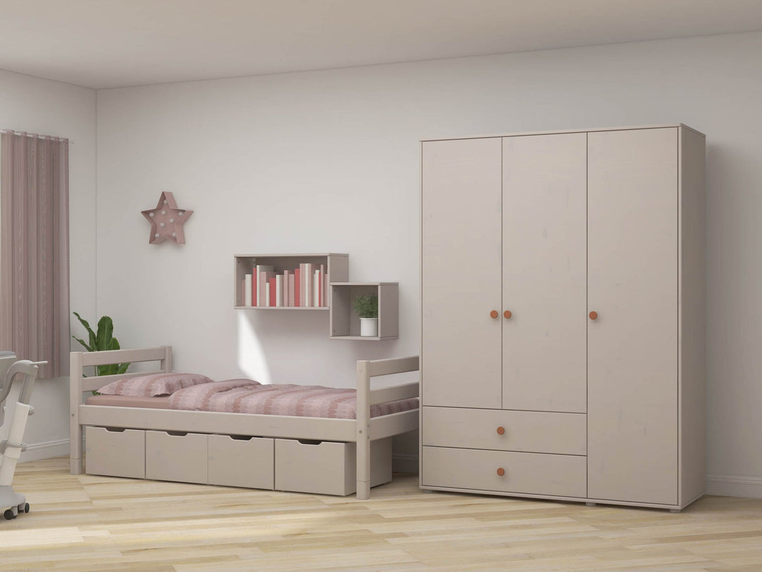 The Decorators: Dulap cu 3 usi si 2 sertare Flexa Classic