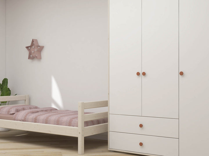 The Decorators: Dulap cu 3 usi si 2 sertare Flexa Classic
