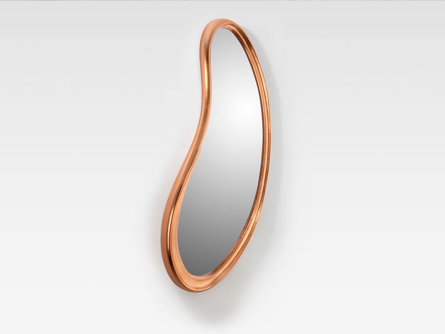 Oglindă verticală Schuller Brigitte cu ramă din poliuretan modelat în finisaj rose gold aplicat manual în foiță — 67×166 cm.