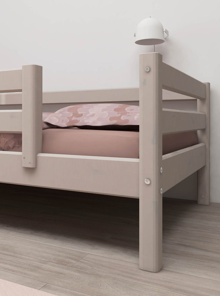 The Decorators: Pat cu bara de protectie cu o intrare Flexa Classic 90x200 cm