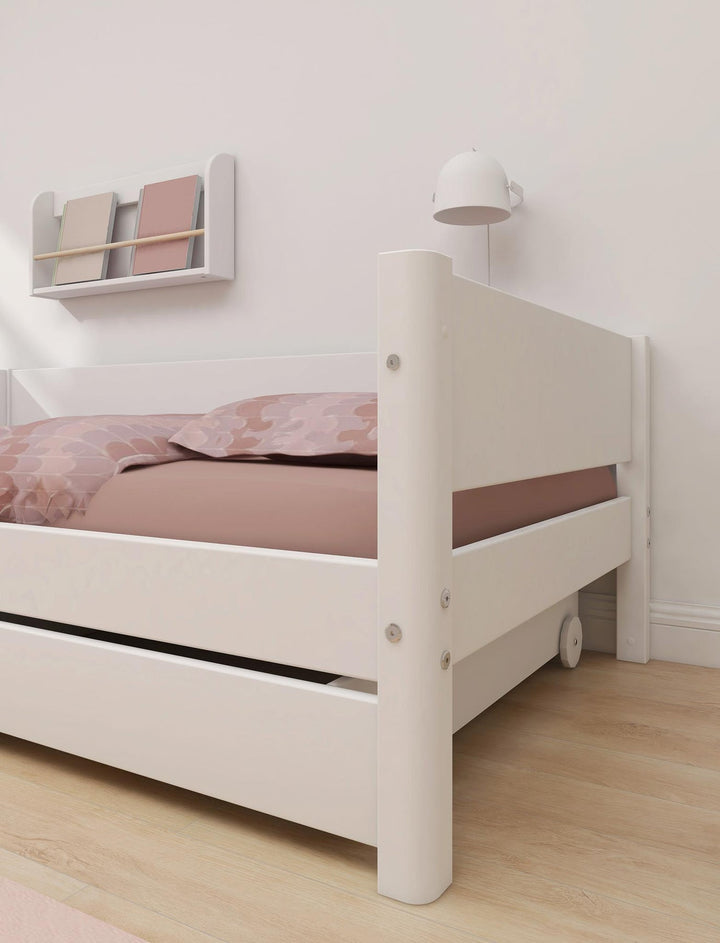 The Decorators: Pat cu doua sertare Flexa White 90x200 cm