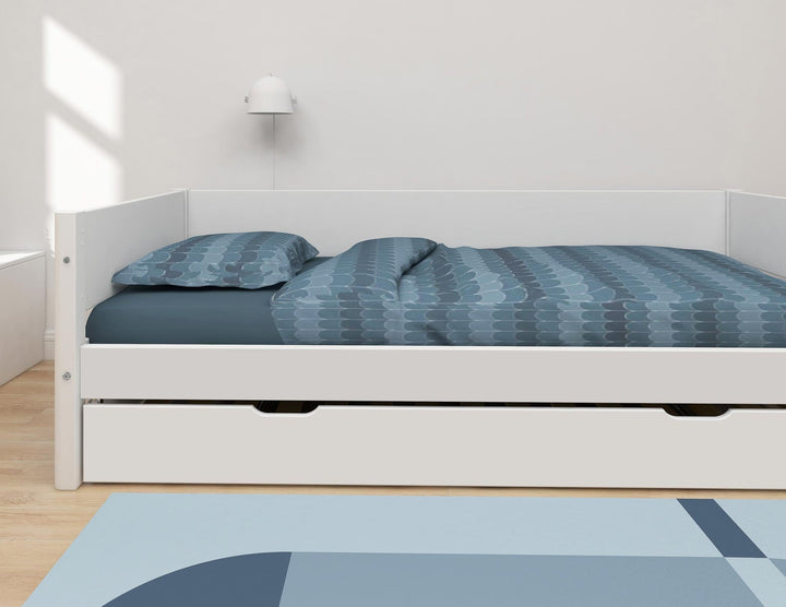 The Decorators: Pat cu extensie pentru oaspeti Flexa White 90x200 cm